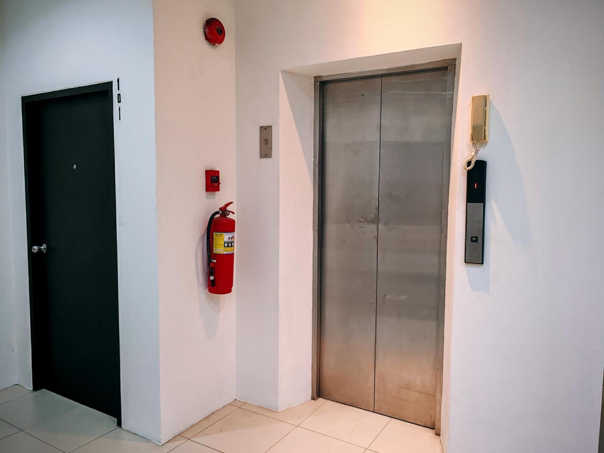 Harmony Patong Hotel エクステリア 写真