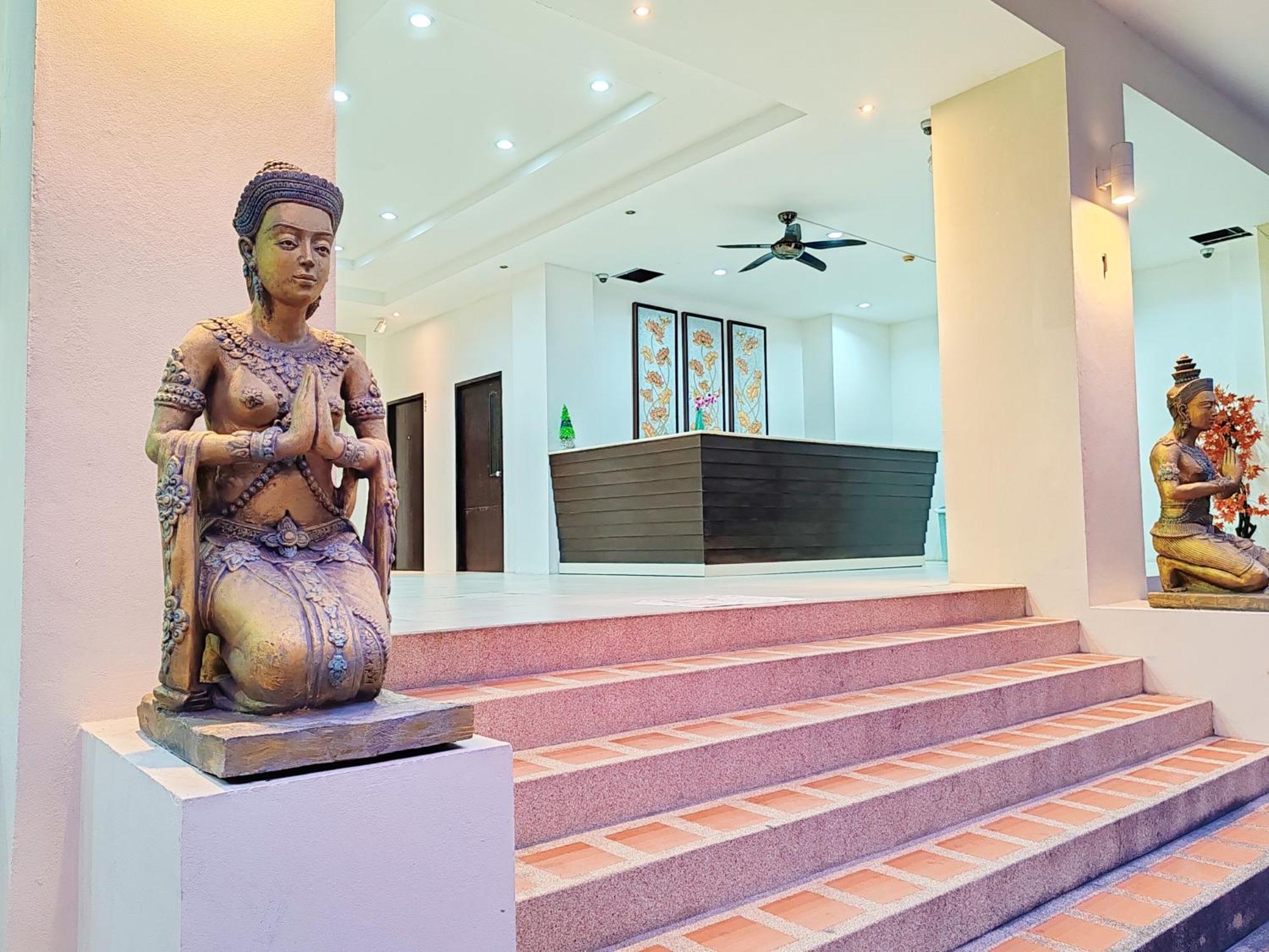 Harmony Patong Hotel エクステリア 写真
