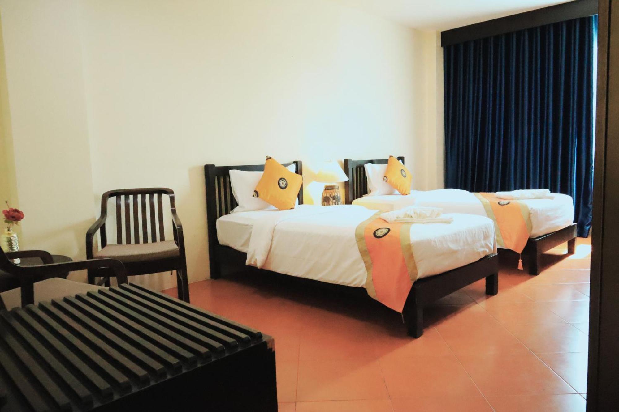 Harmony Patong Hotel エクステリア 写真