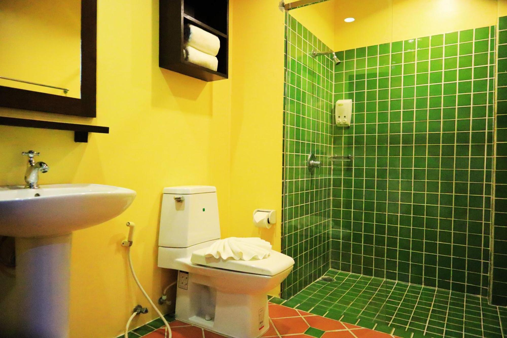 Harmony Patong Hotel エクステリア 写真